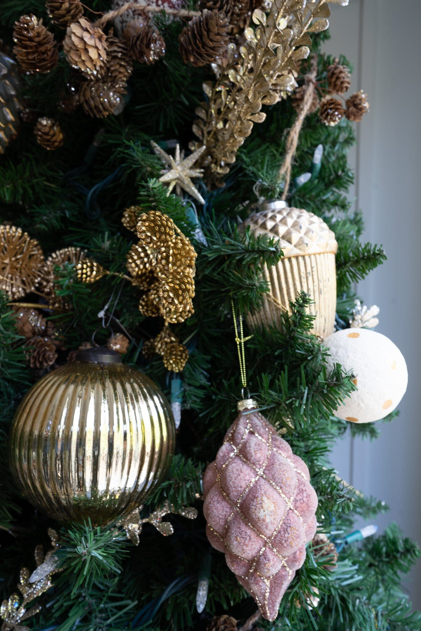 9 Point Star Ornament- 2.5" Objects & Accents