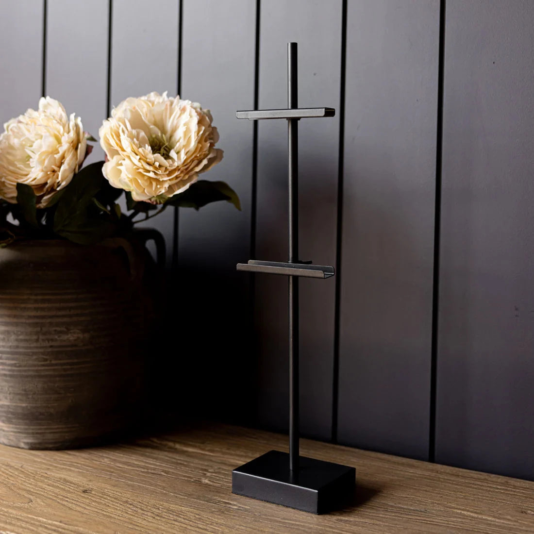 Adjustable Easel Black Objects & Accents