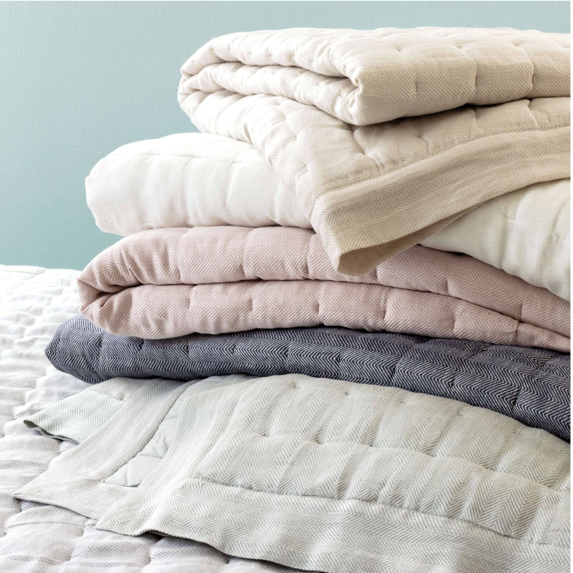 Brussels Ivory Quilt Comforters, Quilts & Coverlets