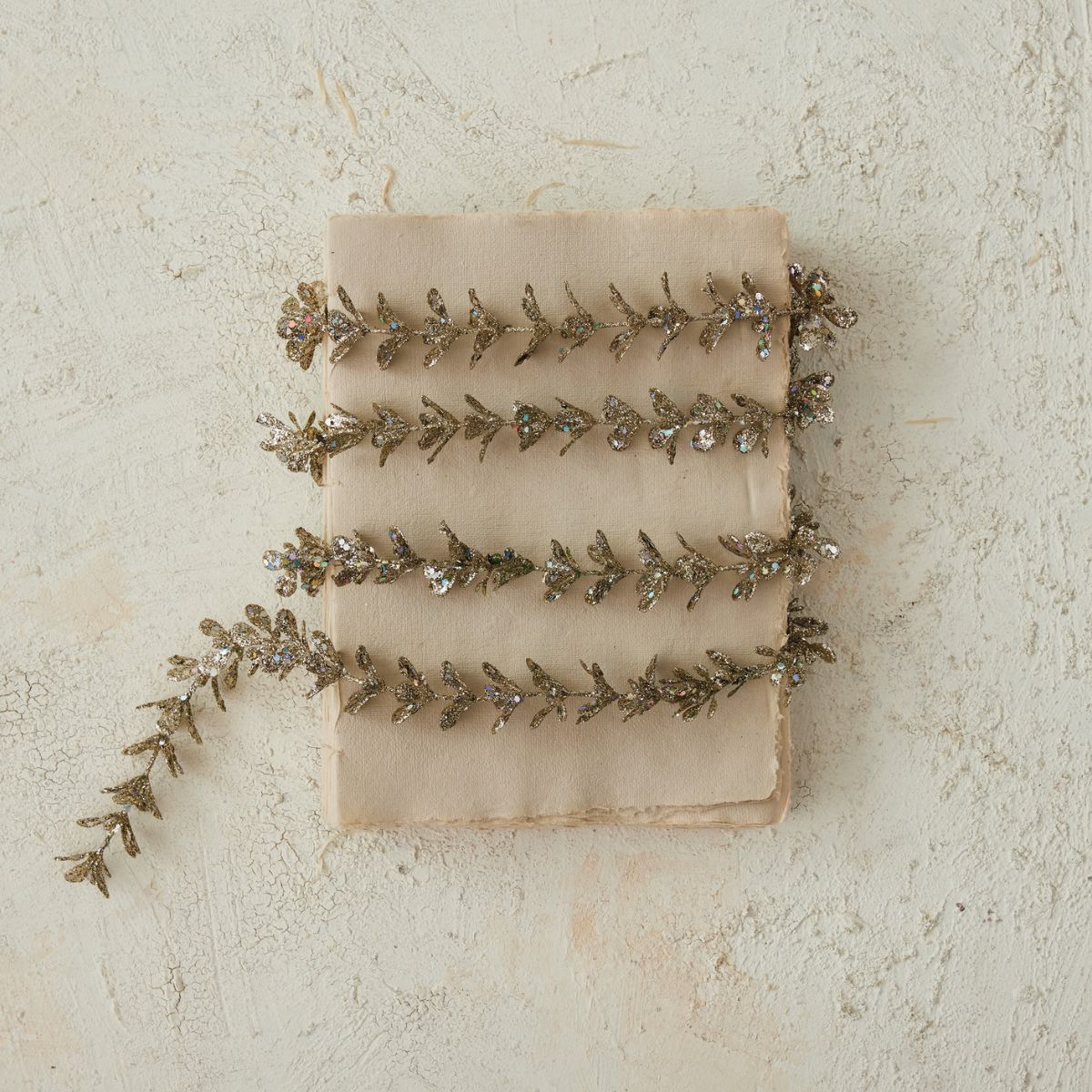 Faux Boxwood Garland- 72" Objects & Accents