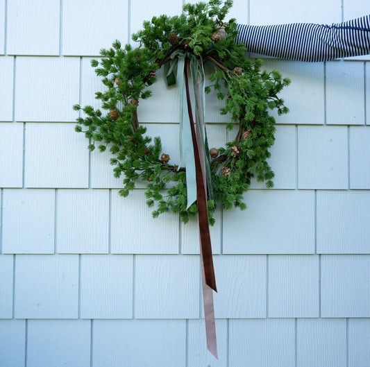 Fraser Fir Wreath w/ Pinecone 22" Greenery