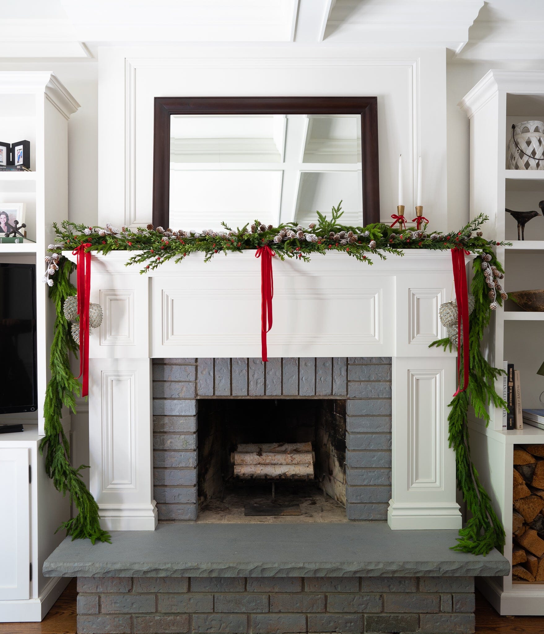 Garnet Red Velvet Ribbon Objects & Accents