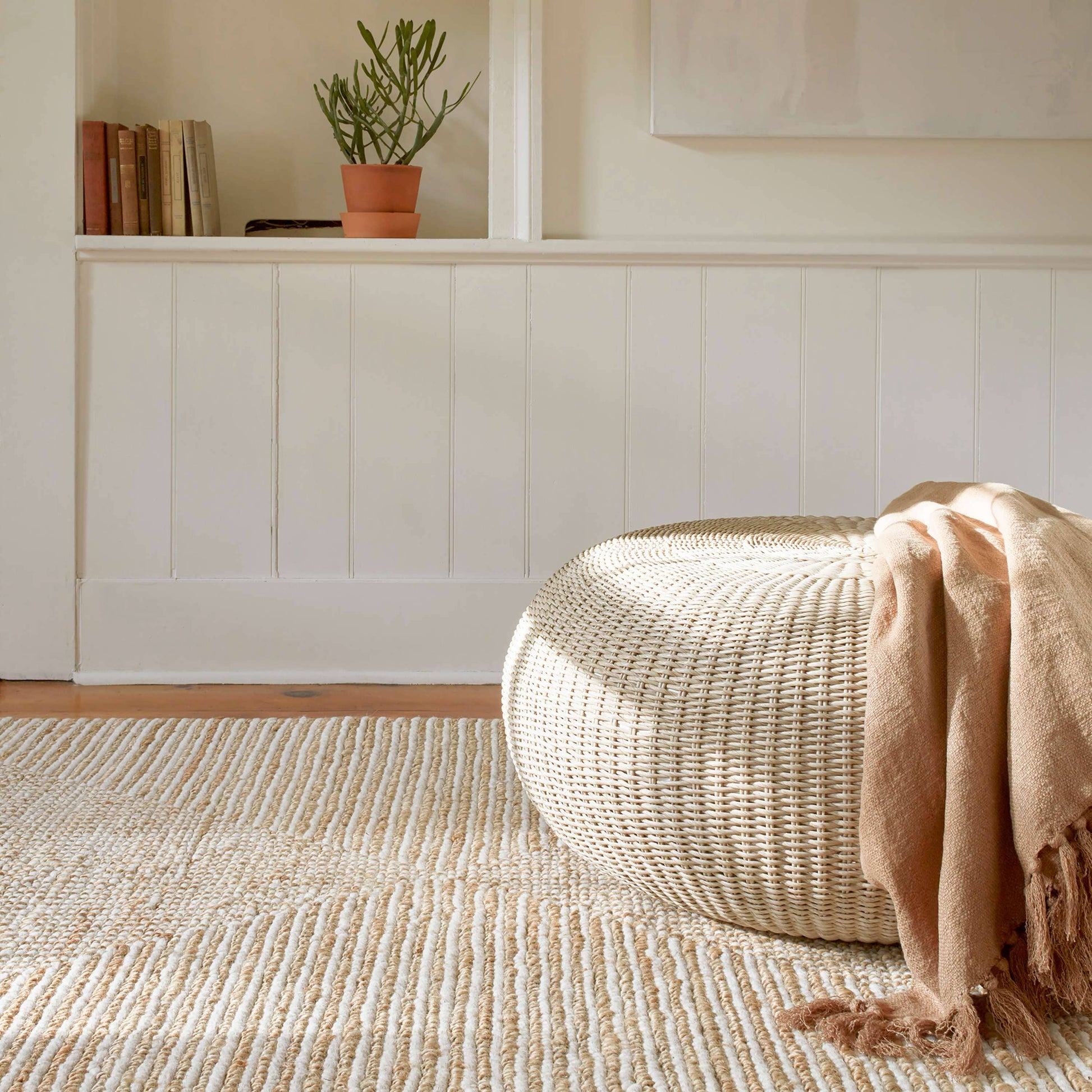 Kelan Ivory Handwoven Jute Rug Rugs