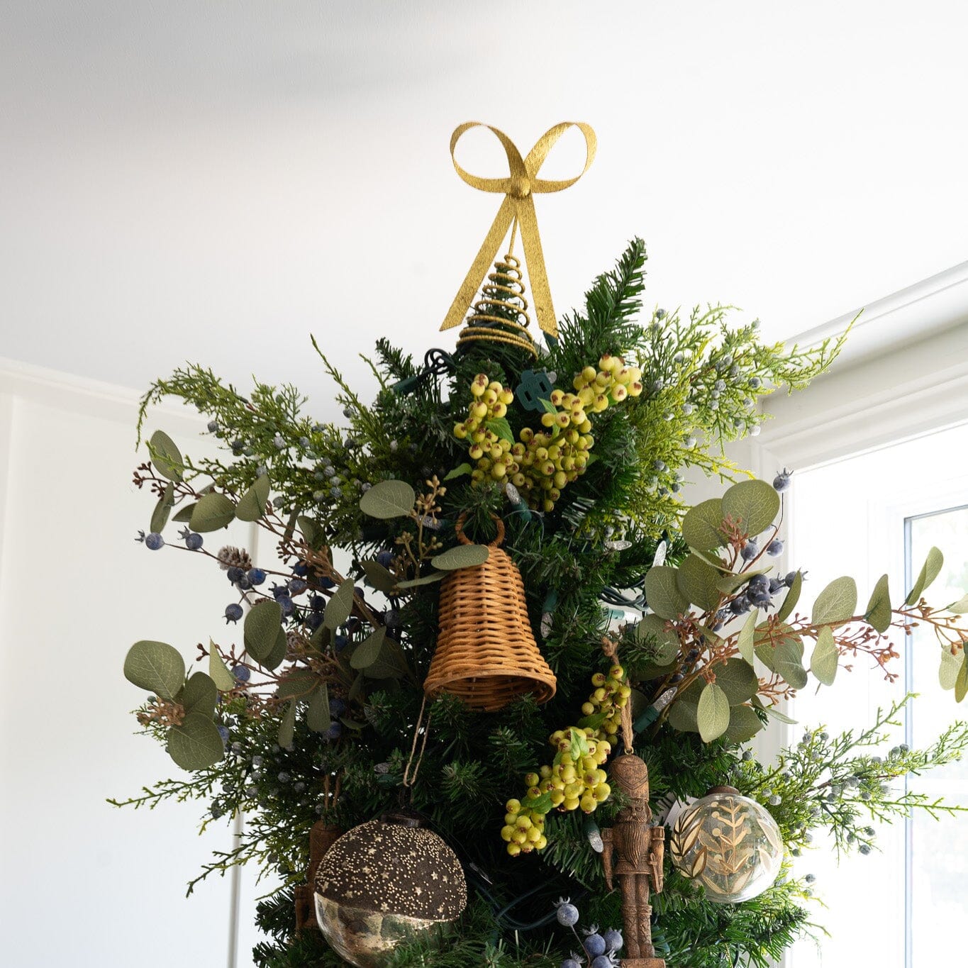 Metal Bow Tree Topper Objects & Accents