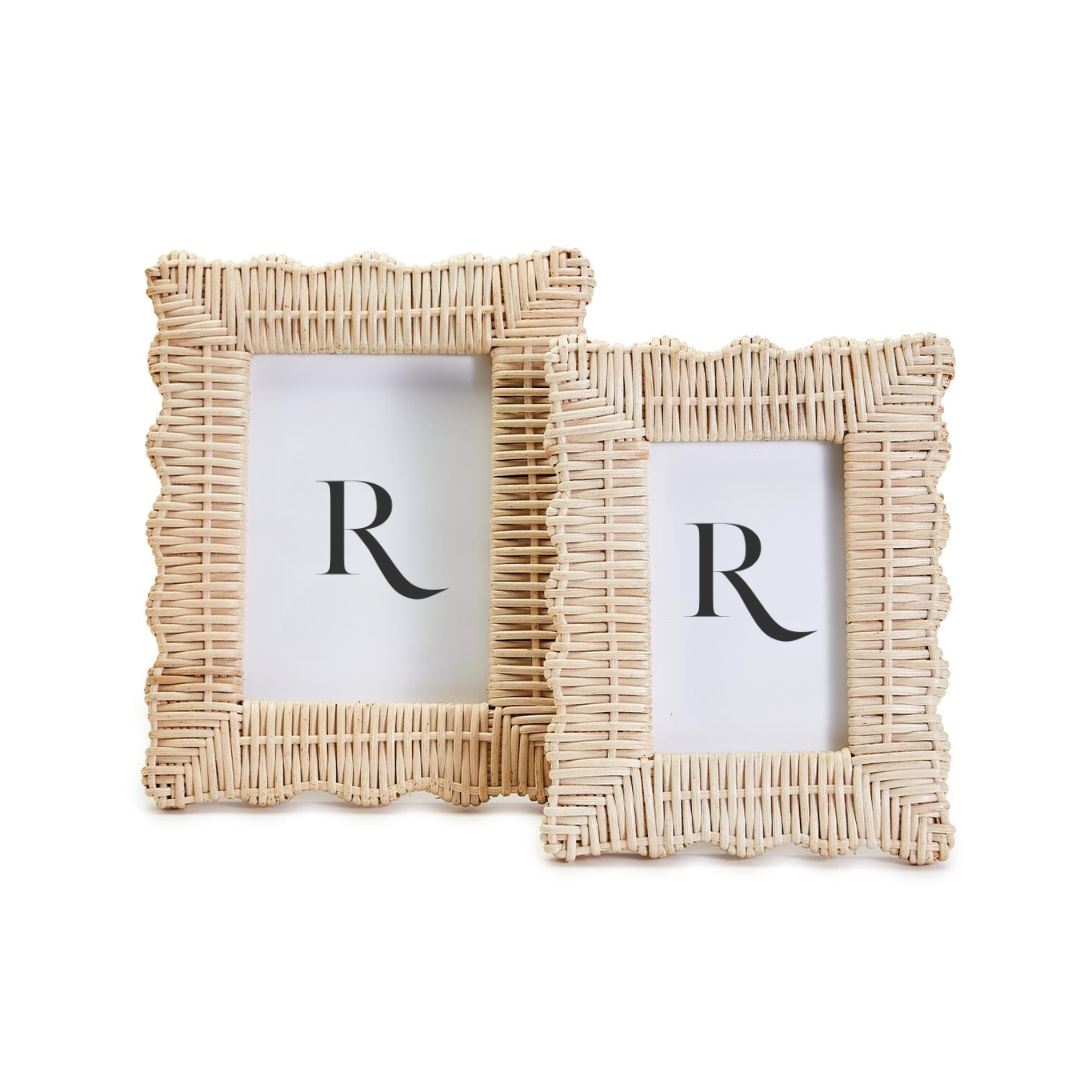 Scalloped Wicker Photo Frame Objects & Accents 