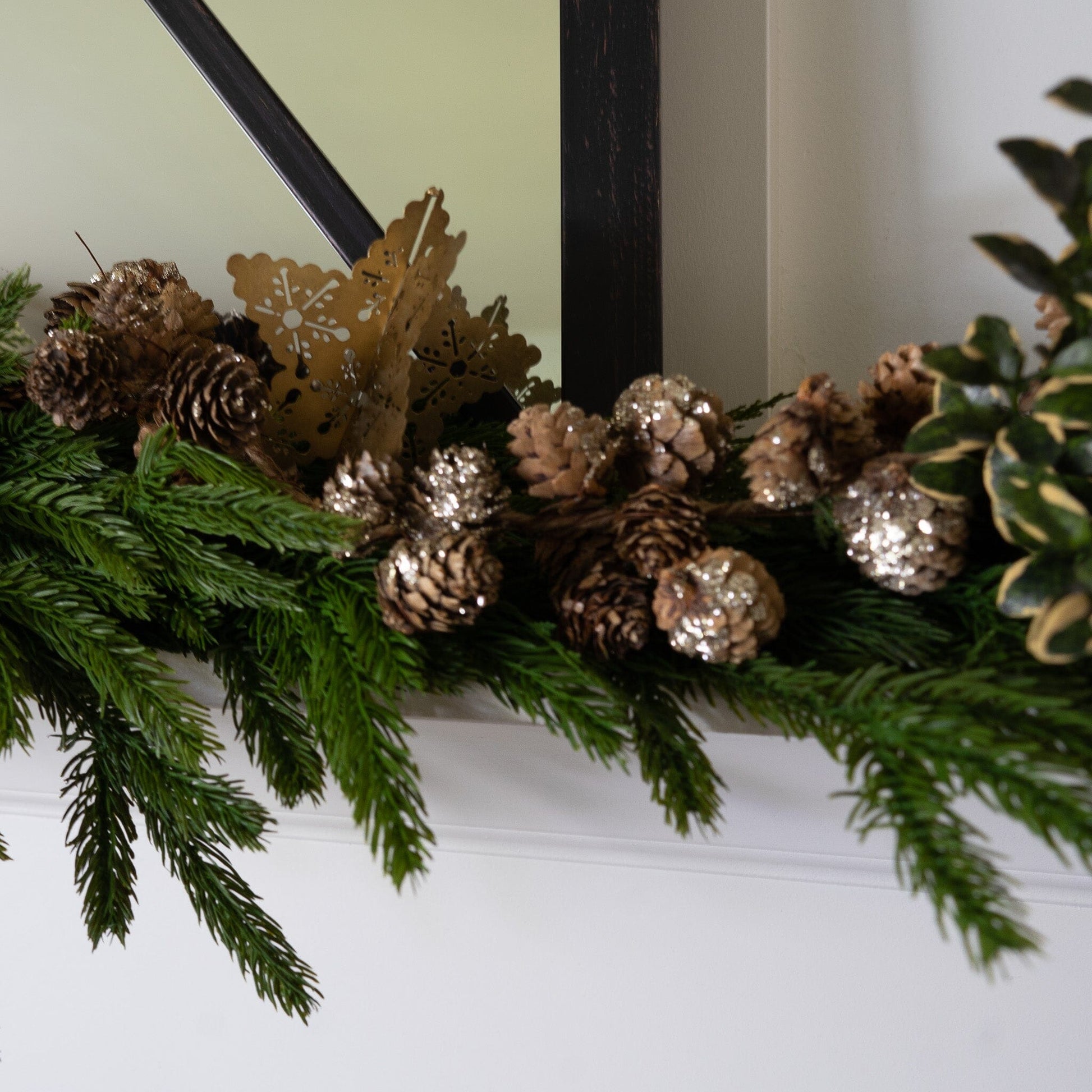 Snowflake Ornament Objects & Accents
