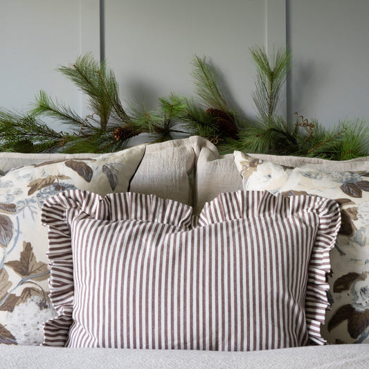 Wispy Mixed Pine and Twig Garland Greenery