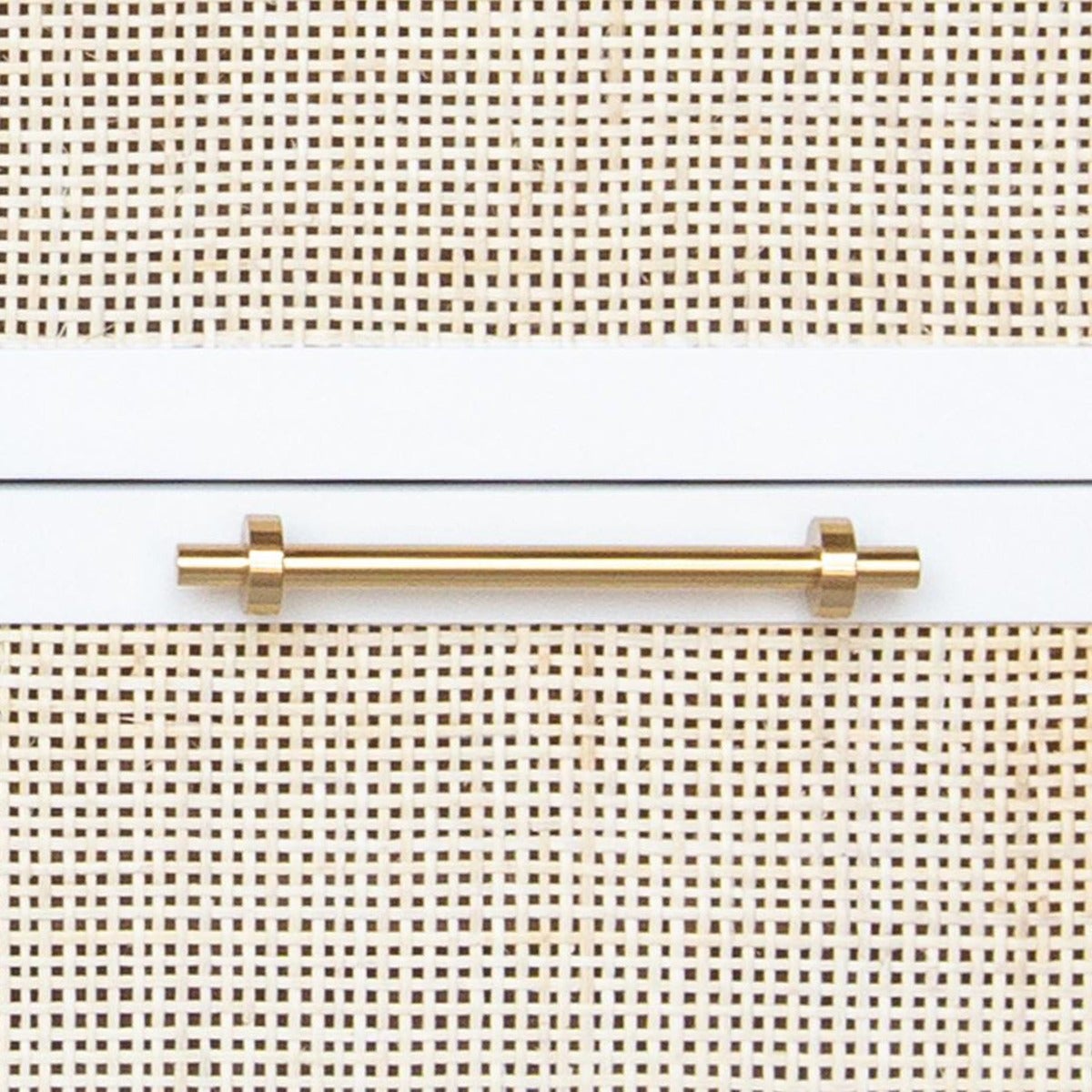 Astrid Chest handle Matte White Lacquer. Detail view.
