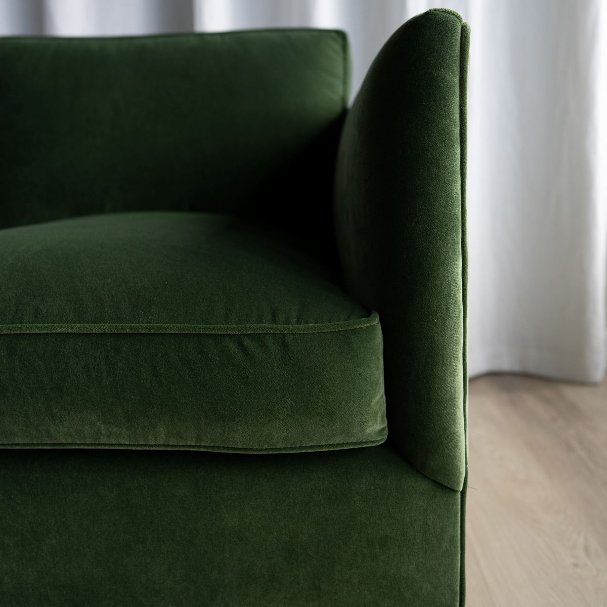 Manhattan Chair Arm Chairs, Recliners & Sleeper Chairs