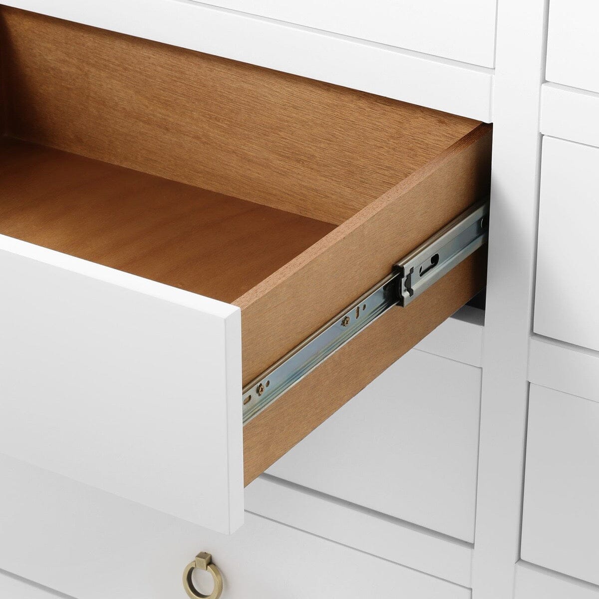 Newton Dresser