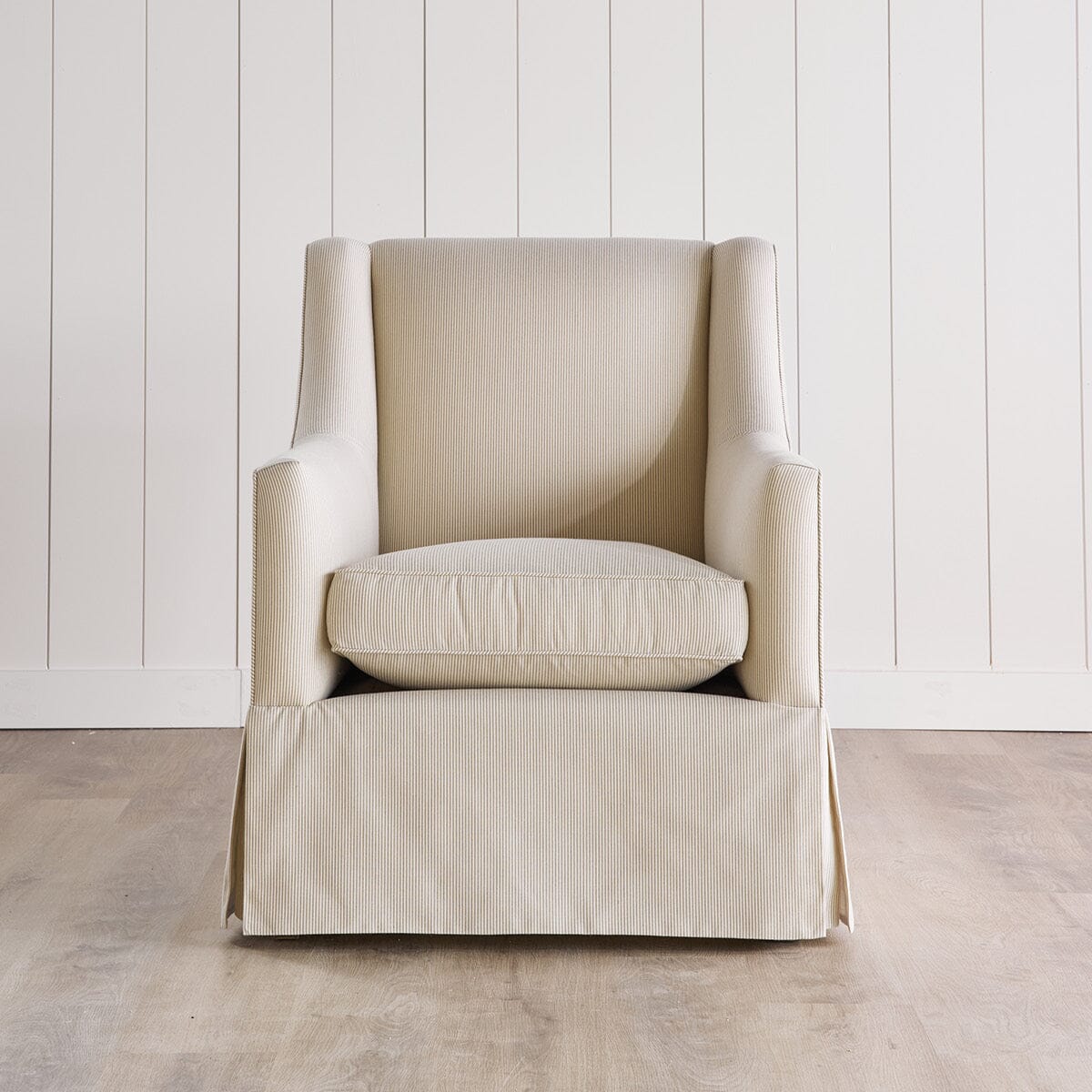 Owen Chair. Front view.