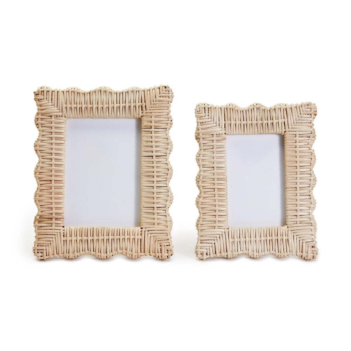 Scalloped Wicker Photo Frame Objects & Accents 