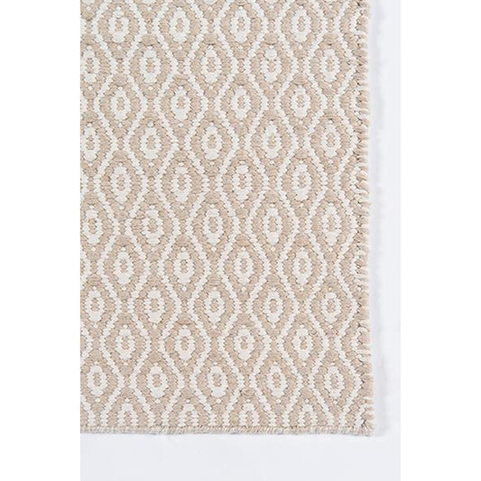 Simcoe Indoor/Outdoor Rug - Beige corner detail. Close-up detail view.
