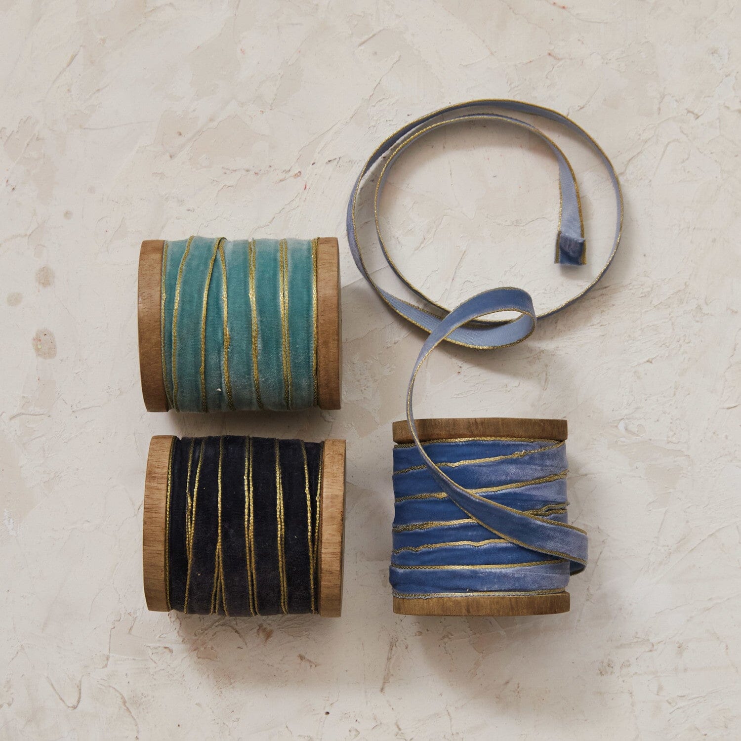 10 Yard Velvet Ribbon - Blue Objects & Accents 