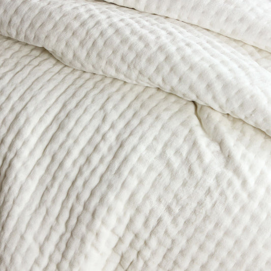 Viola Velvet Dove White Quilt
