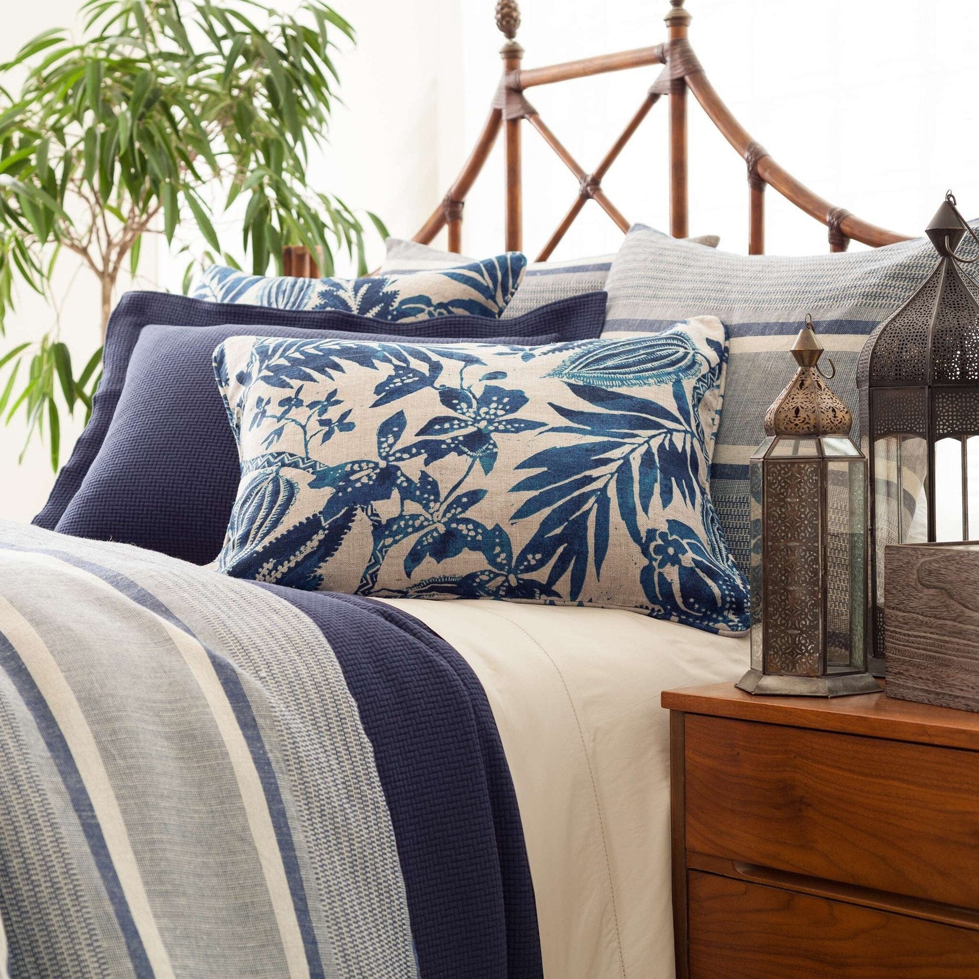 Antigua Linen Decorative Pillow Pillow 