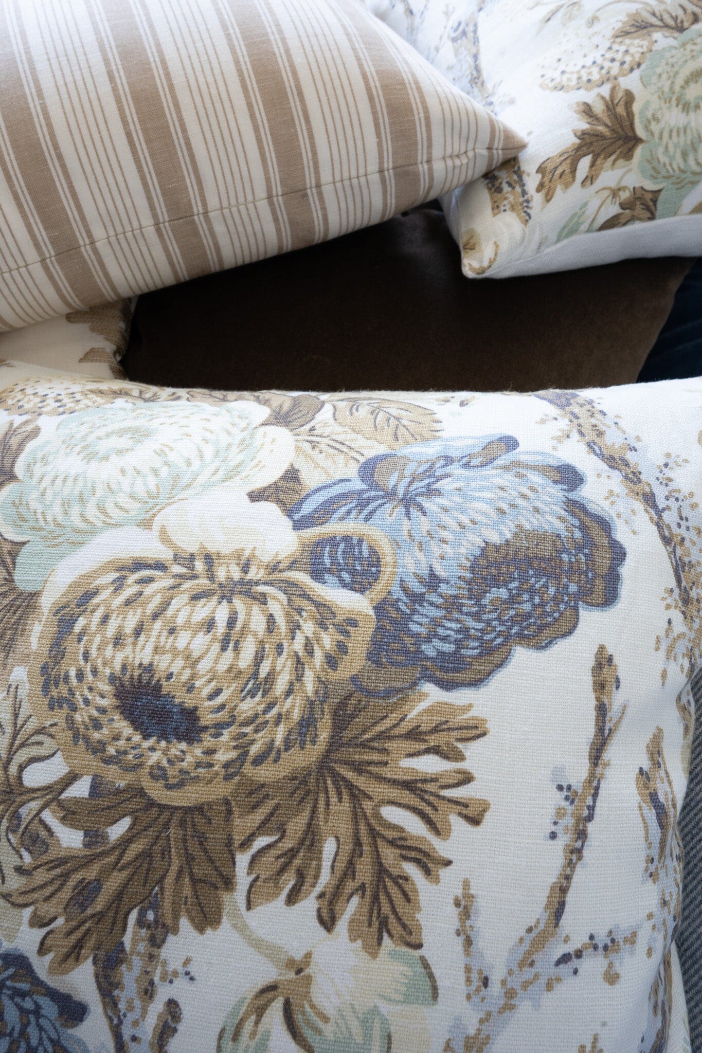 Ardsley Pillow - 20" Pillows 