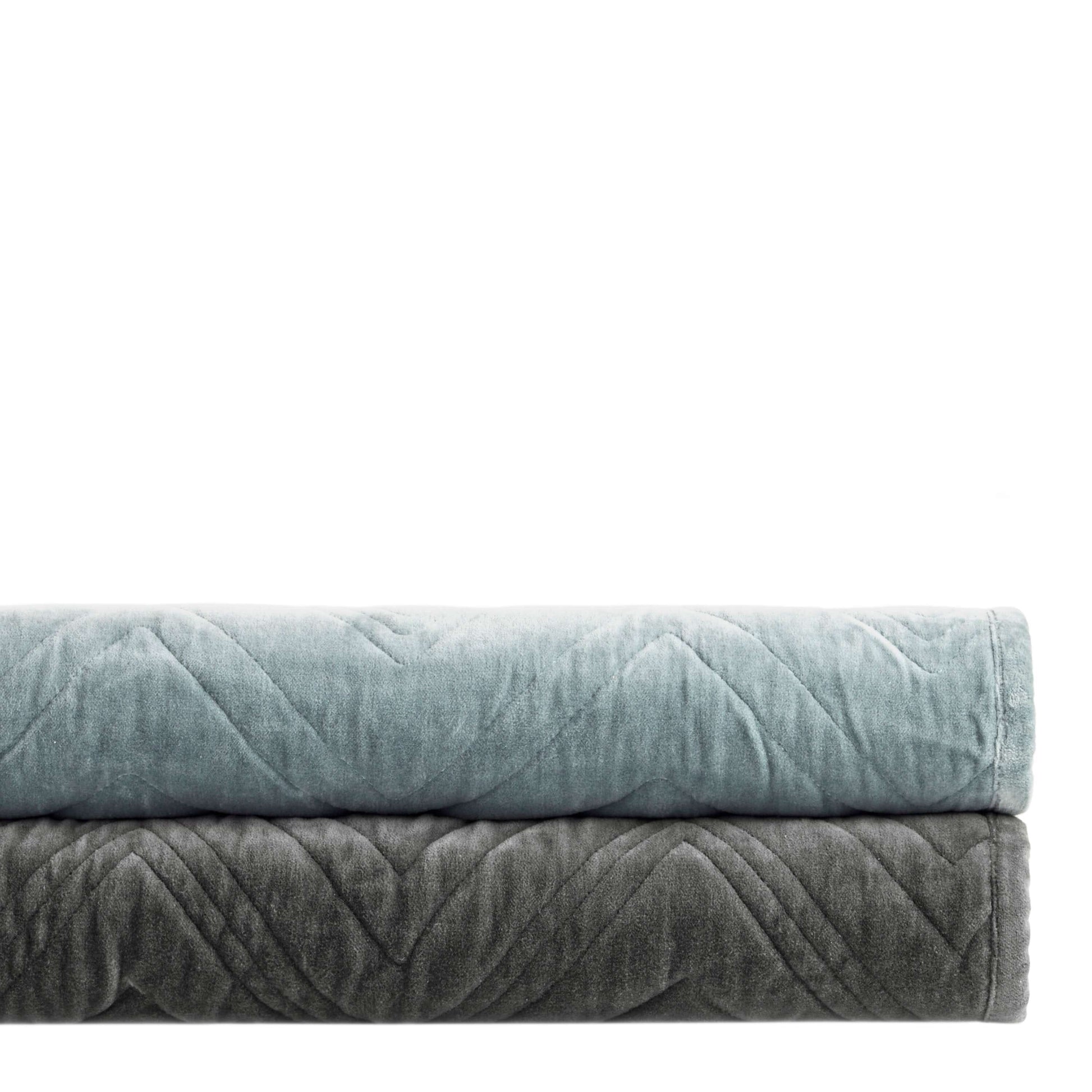 Brentwood Velvet Ocean Quilt Comforters, Quilts & Coverlets 