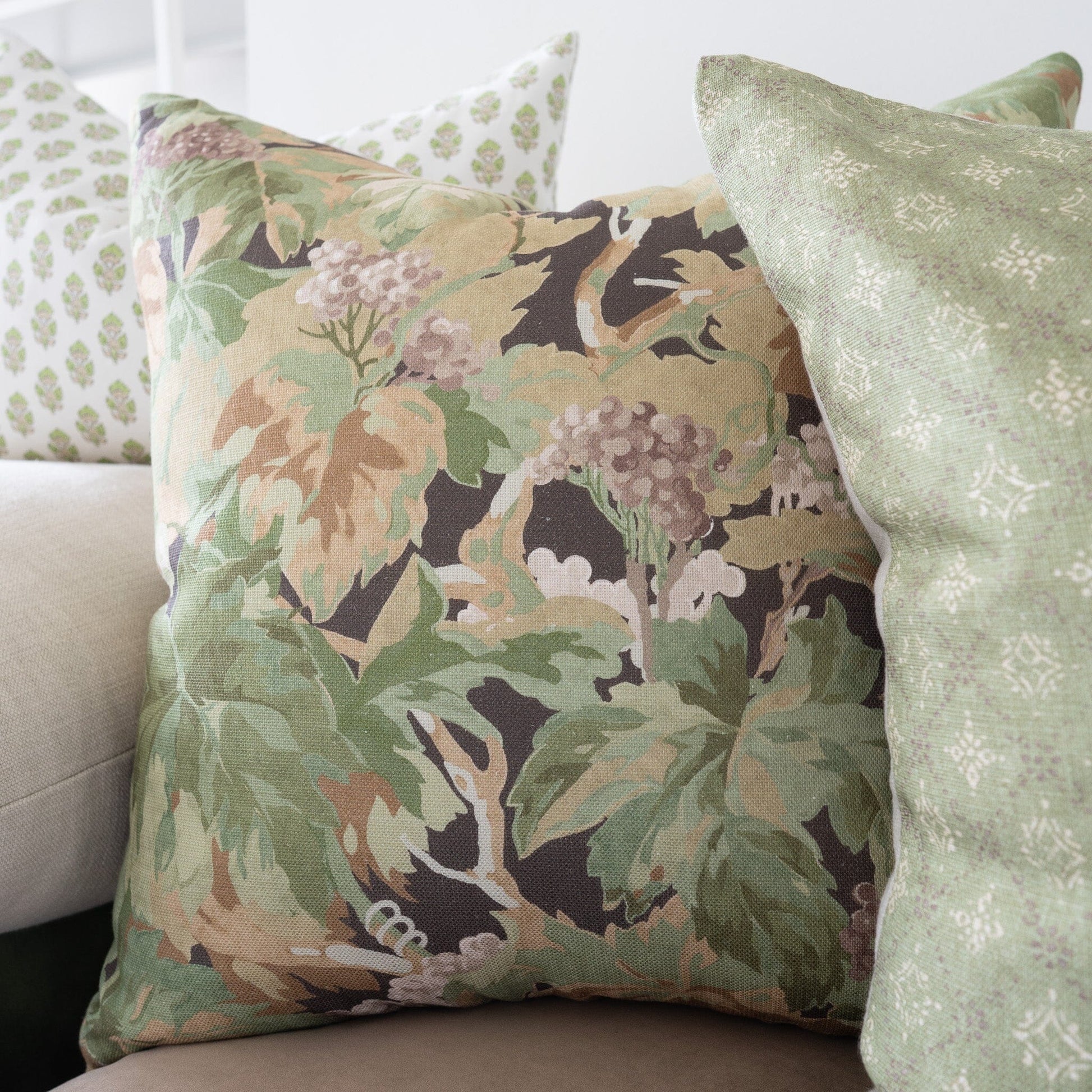 Country Walk Pillow - 22" Pillows 