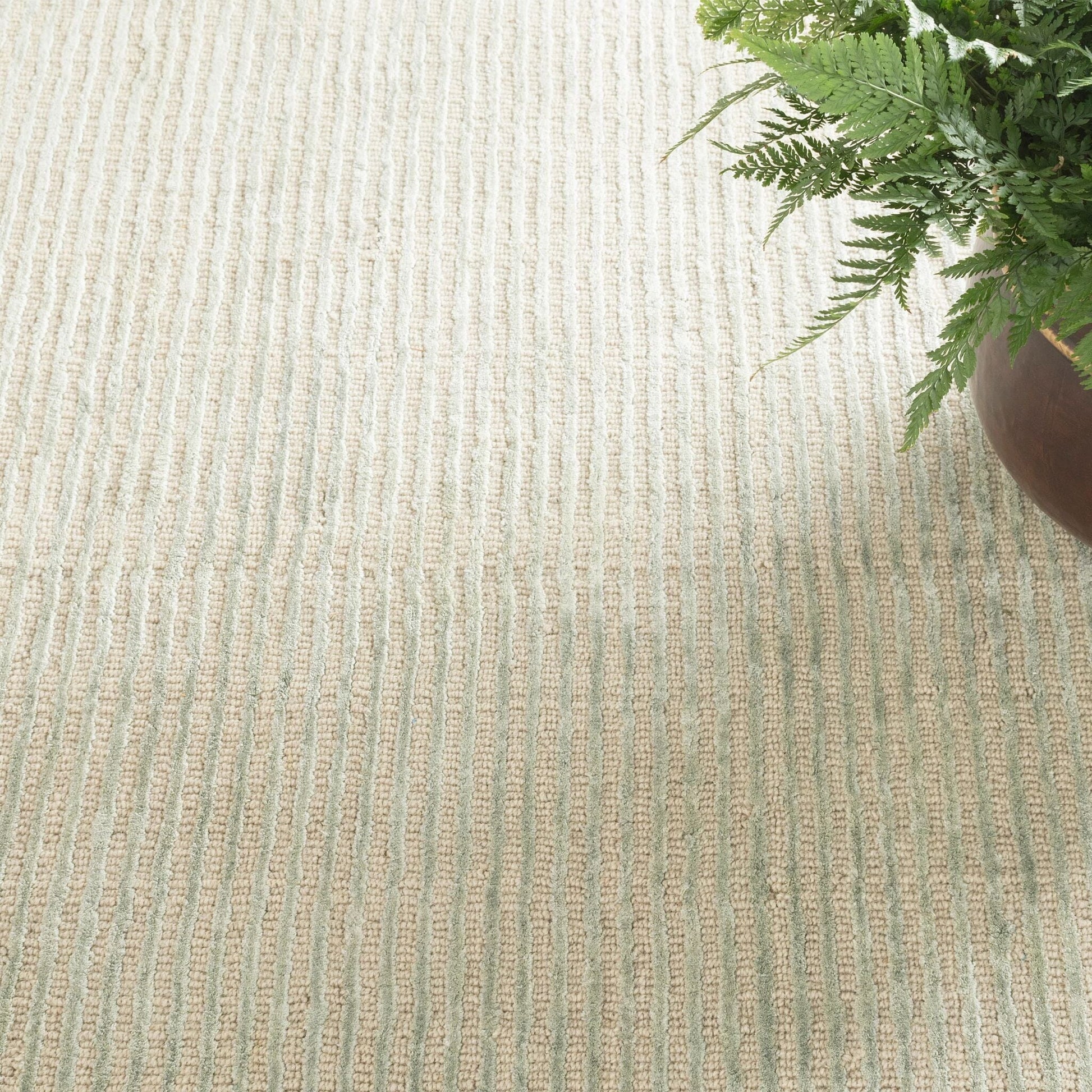 Cut Stripe Ocean Hand Knotted Viscose/Wool Rug Rugs 