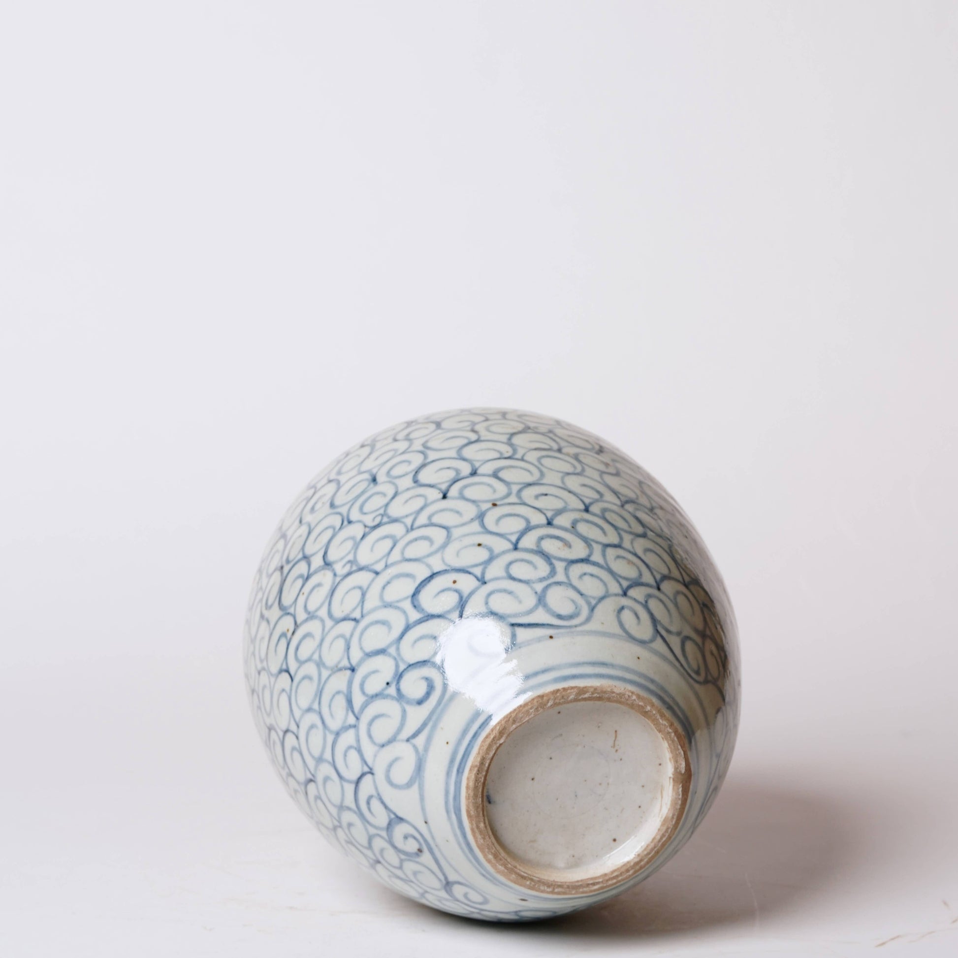 Delicate Curlicue Blue and White Porcelain Vase Vases, Planters & Jars 