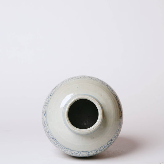 Delicate Curlicue Blue and White Porcelain Vase Vases, Planters & Jars 