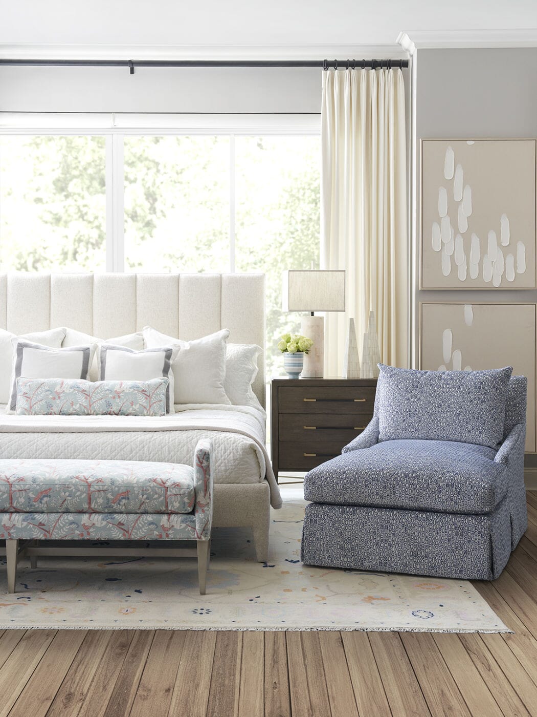 Enzo Chaise Accent Chairs 