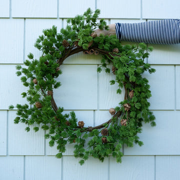 Fraser Fir Wreath w/ Pinecone 22" Greenery 