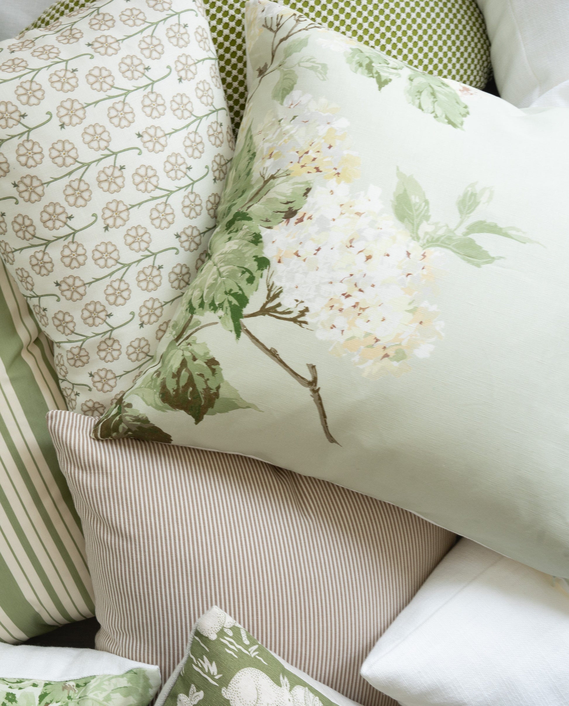 Gardenia Lumbar Pillow Pillows 