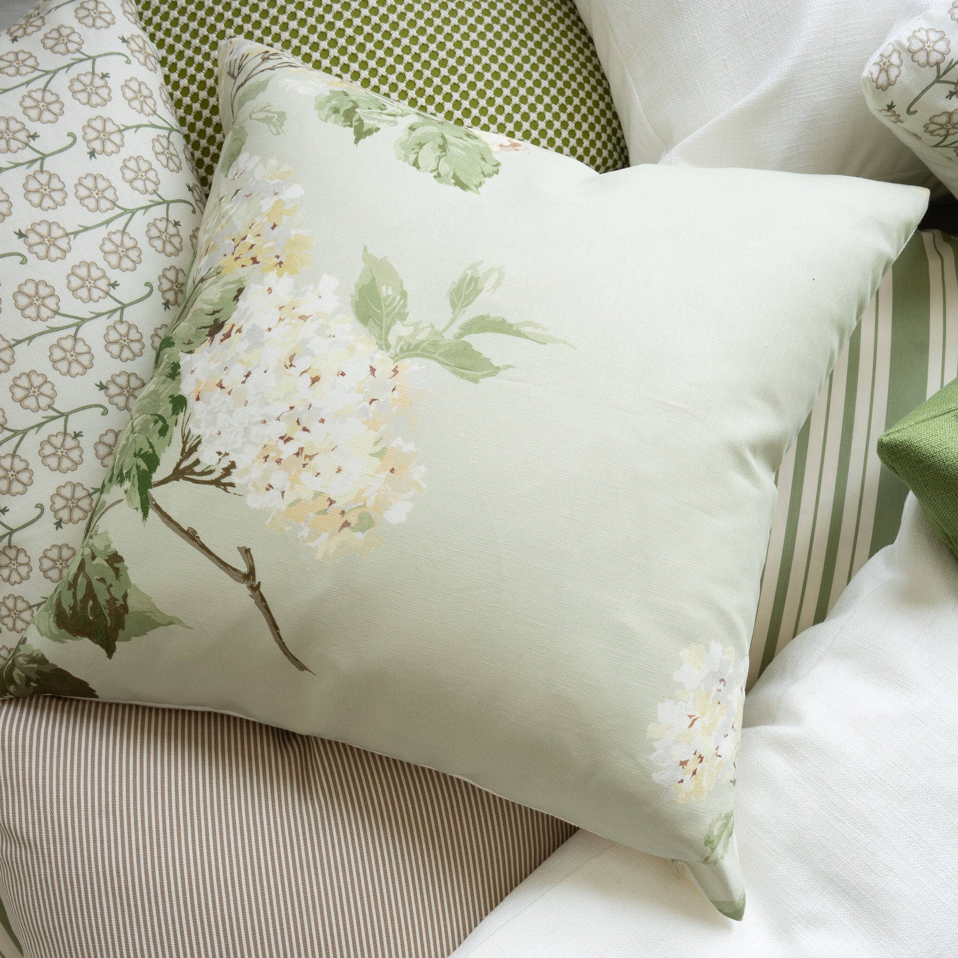 Gardenia Lumbar Pillow Pillows 