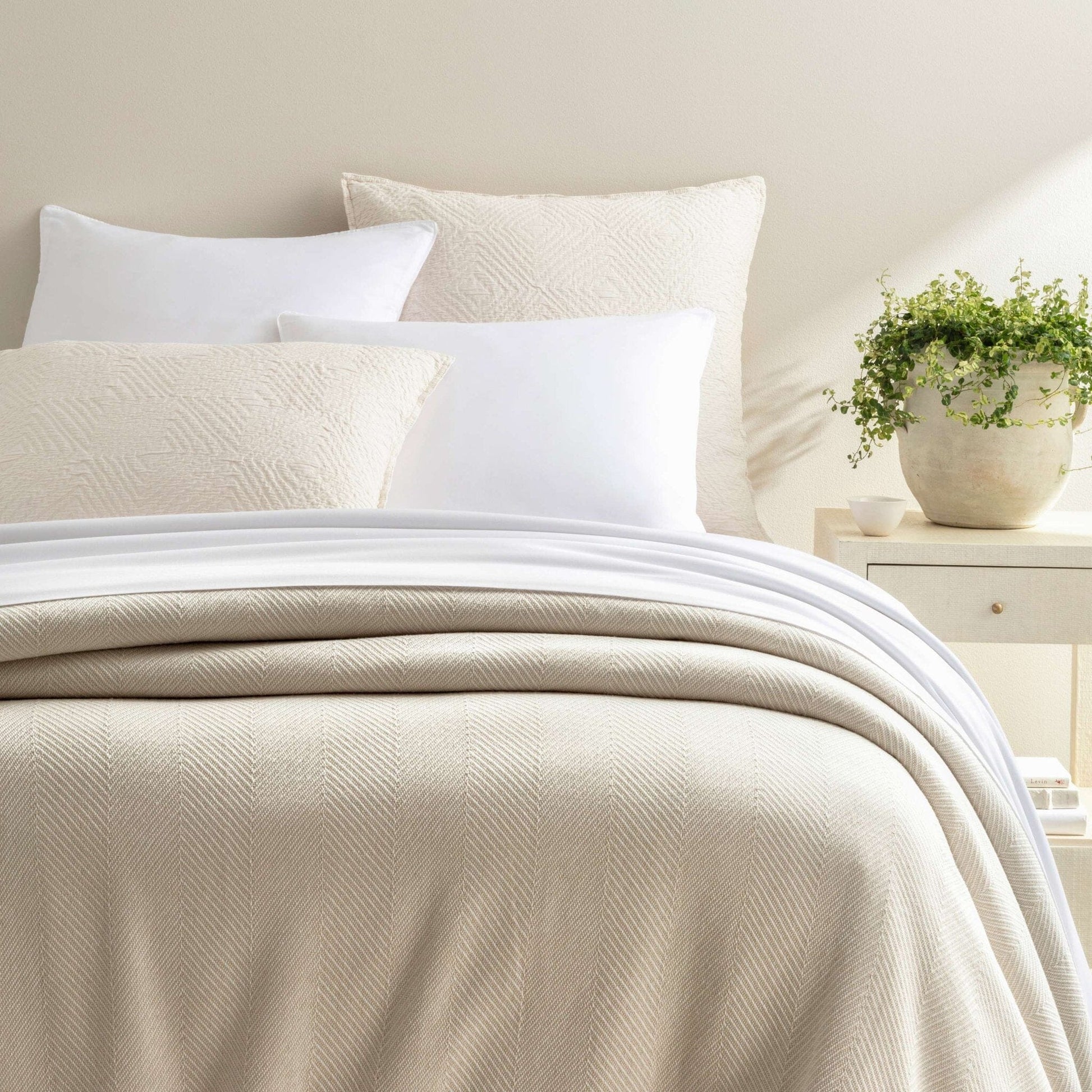 Herringbone White/Ivory Blanket Blanket 