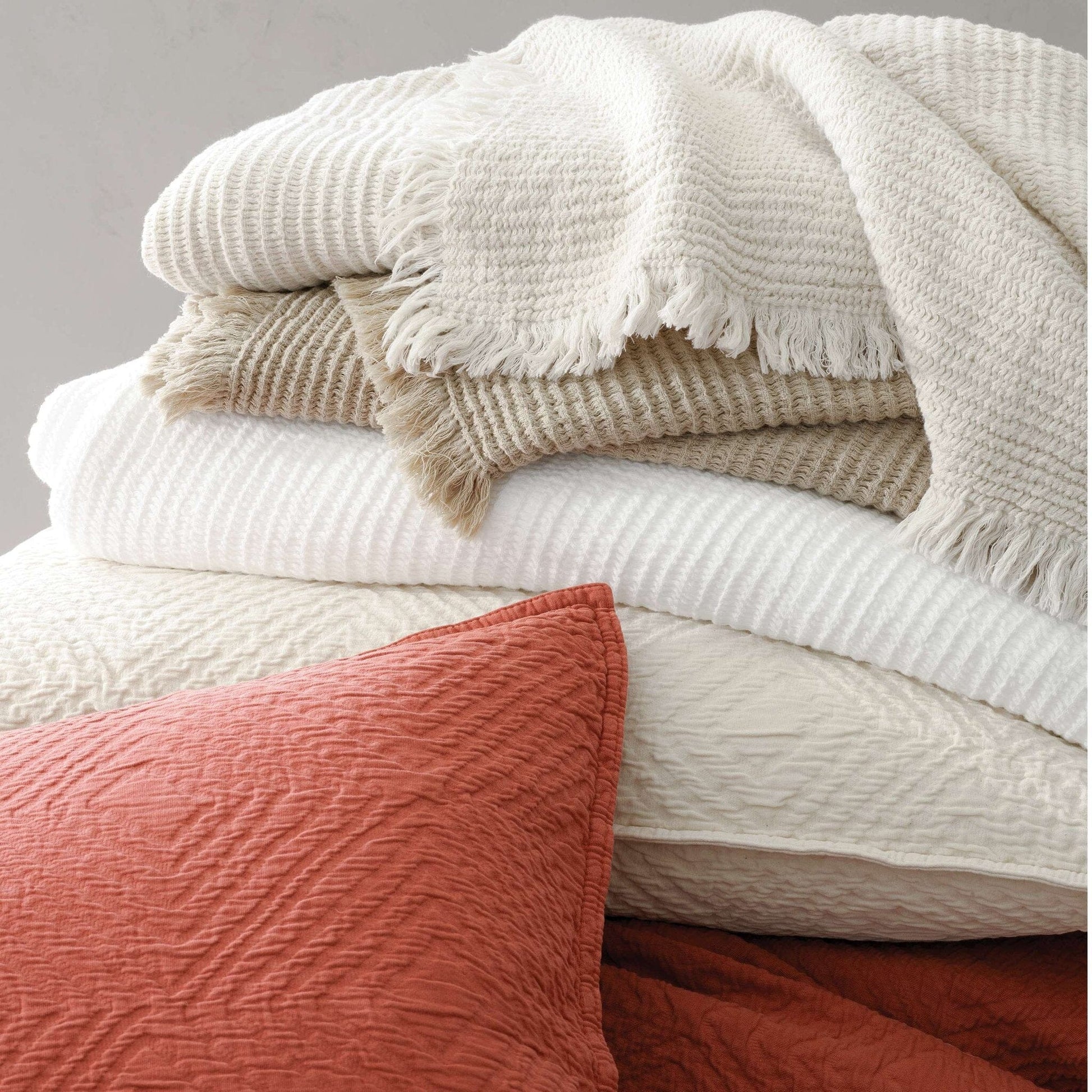 Hoyt Alabaster Coverlet Coverlet 