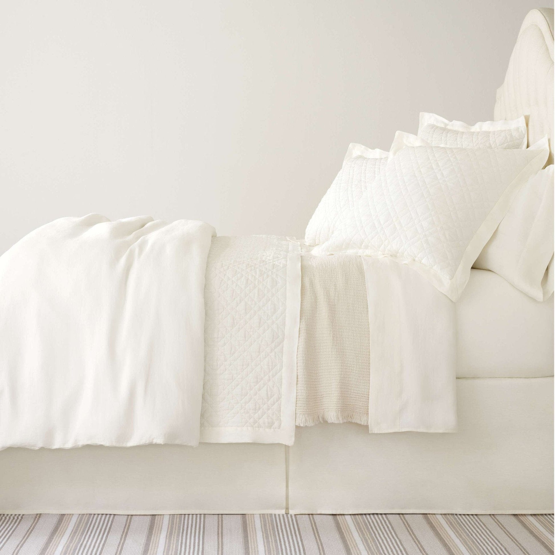 Hoyt Alabaster Coverlet Coverlet 