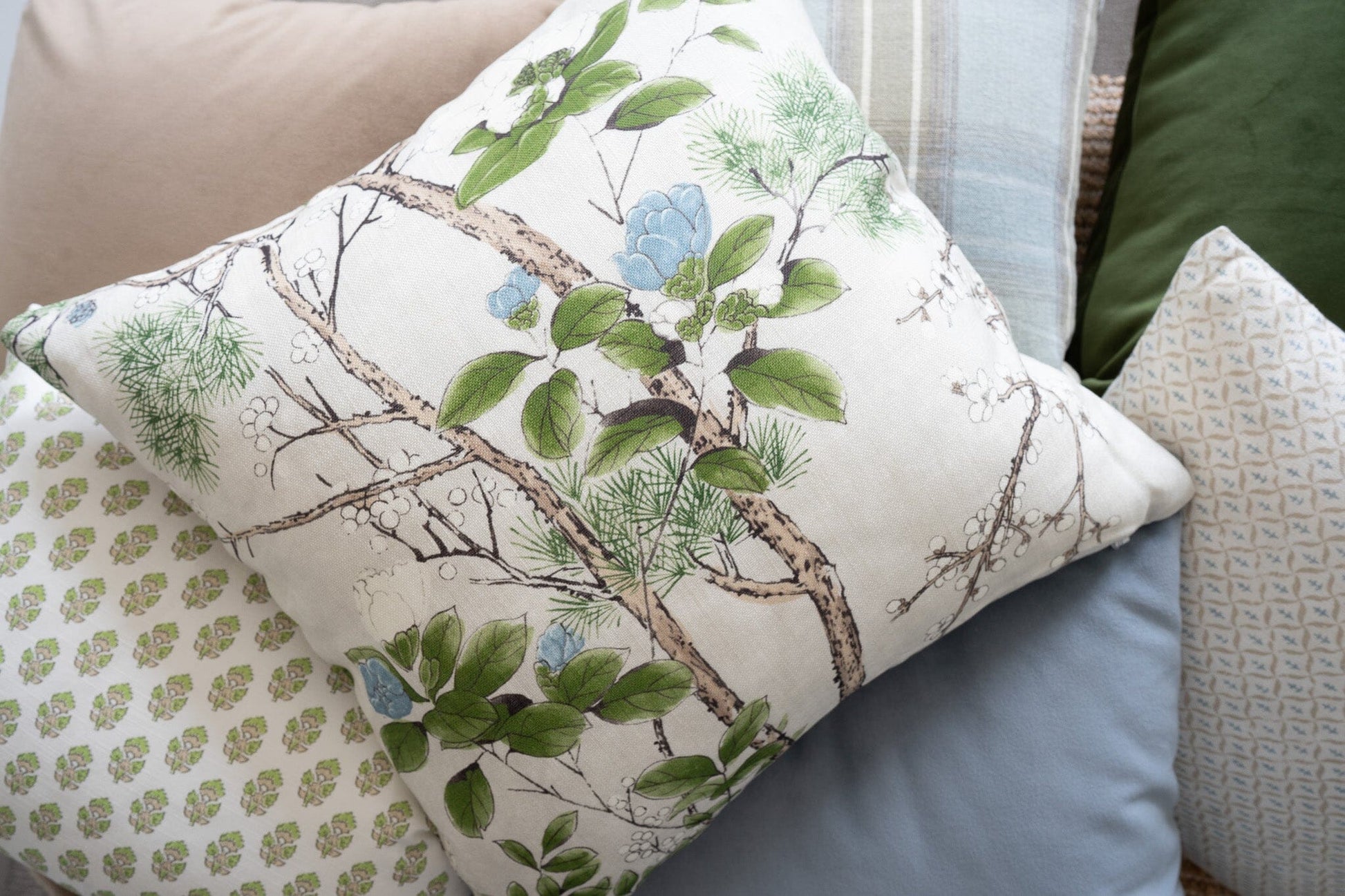 Katsura Pillow - 22" Pillows 