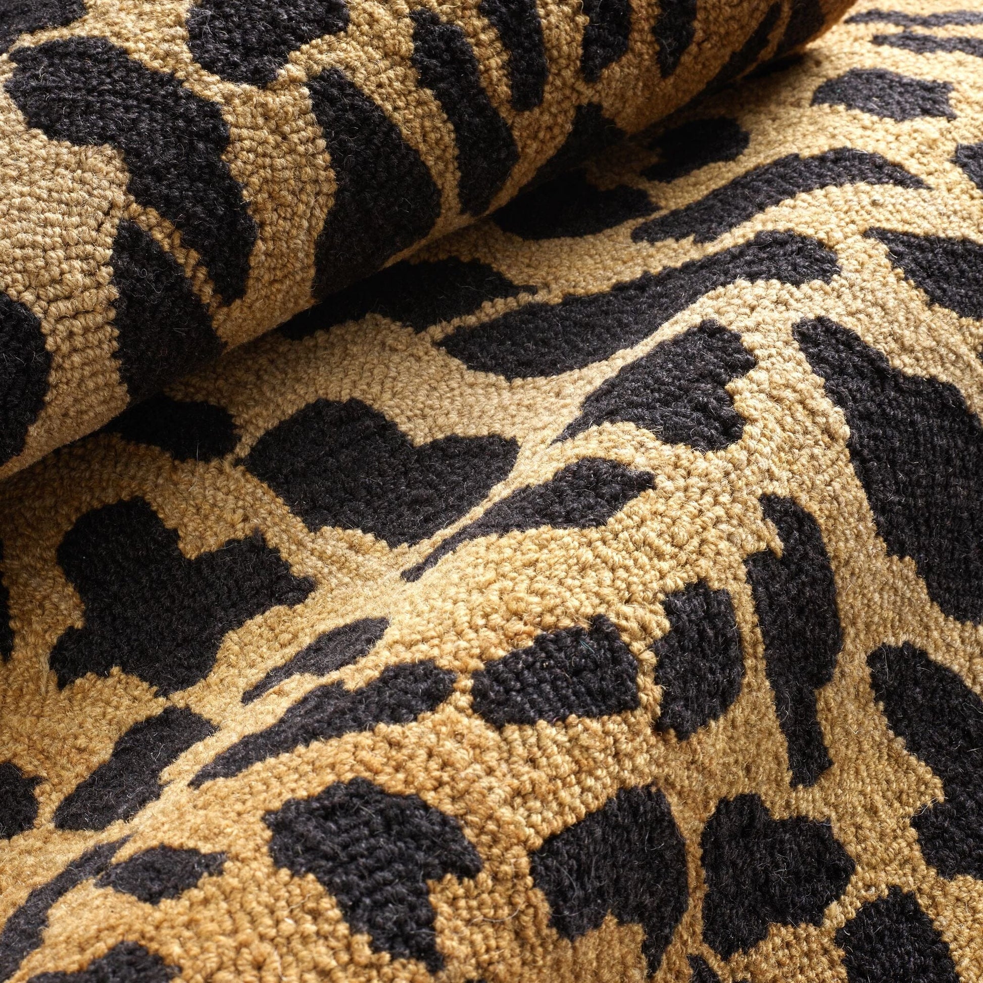 Leopard Hand Micro Hooked Wool Rug - Brown Rugs 