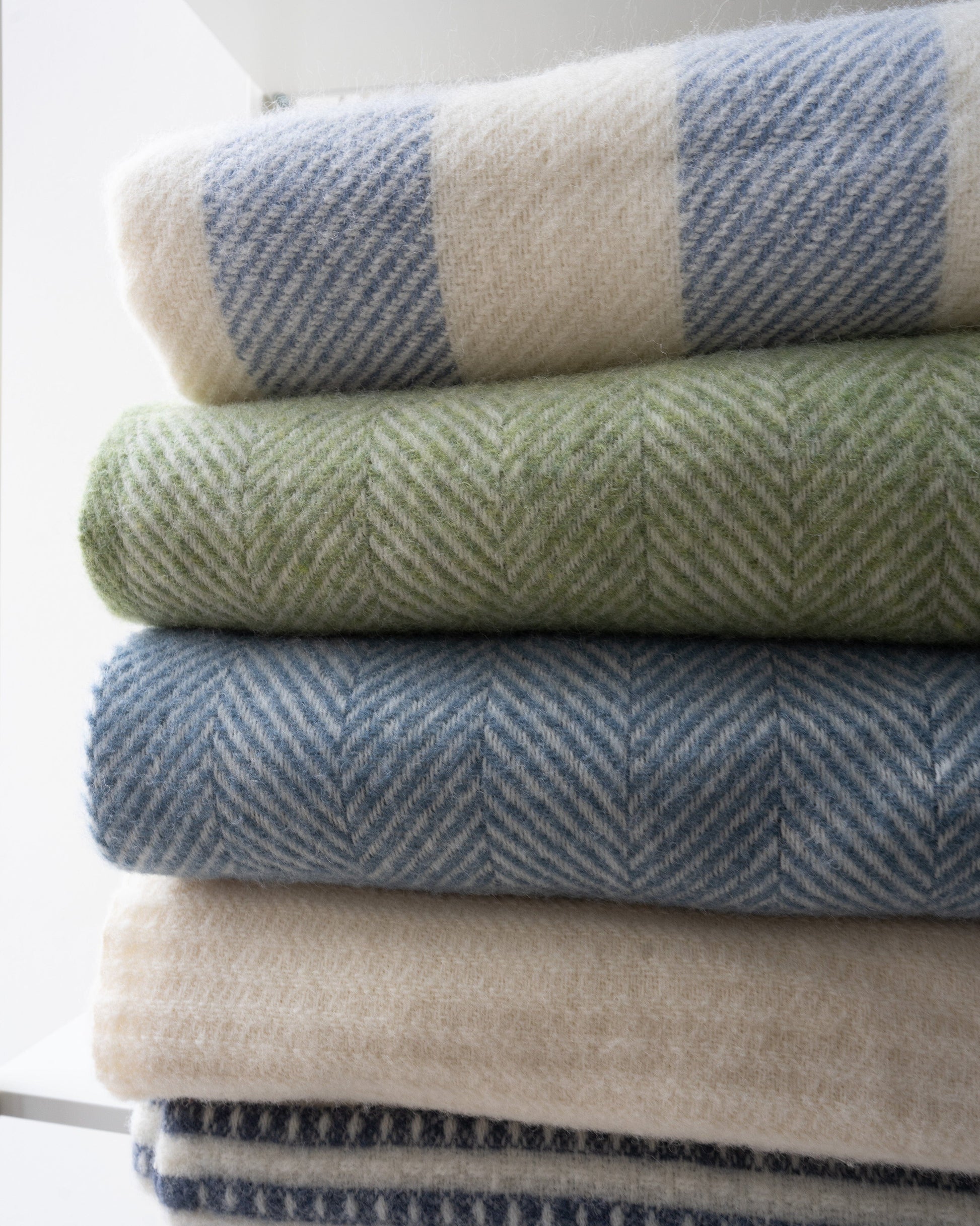 New Zealand Wool Throw - Cream Throws 