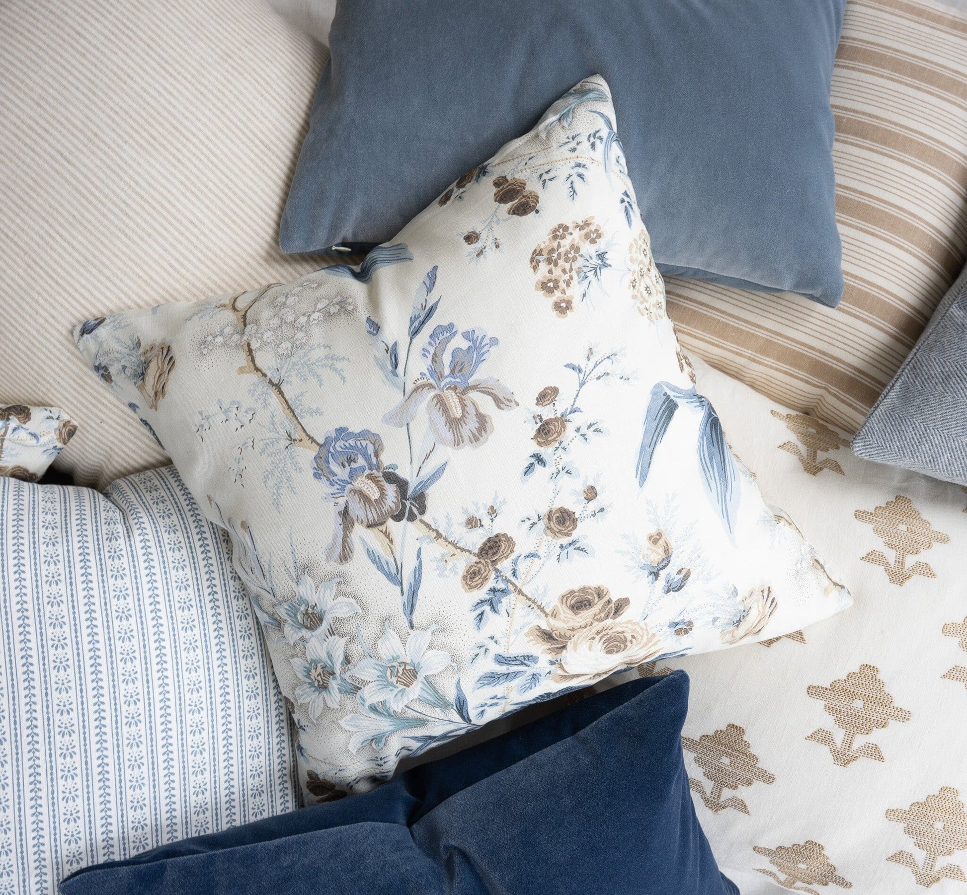 Pond Blue Velvet - Lumbar Pillows 