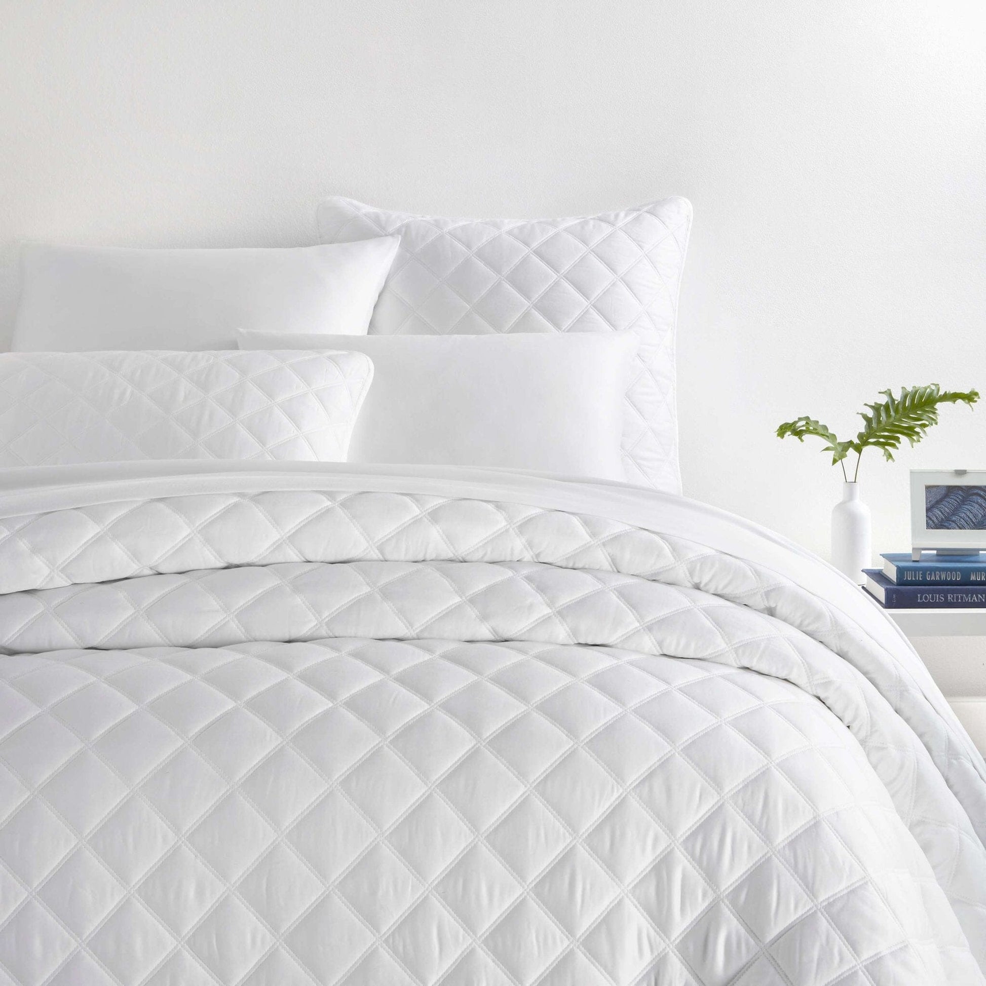 Quilted Silken Solid White Coverlet Coverlet 