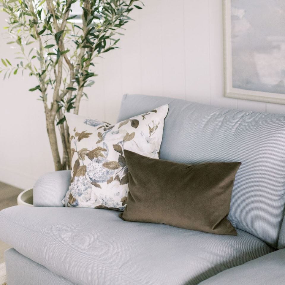 Royal Velvet Lumbar Pillow - Cocoa Pillows 