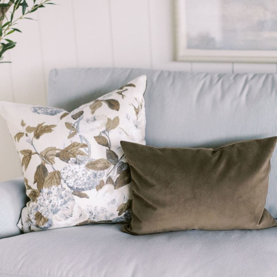 Royal Velvet Lumbar Pillow - Cocoa Pillows 