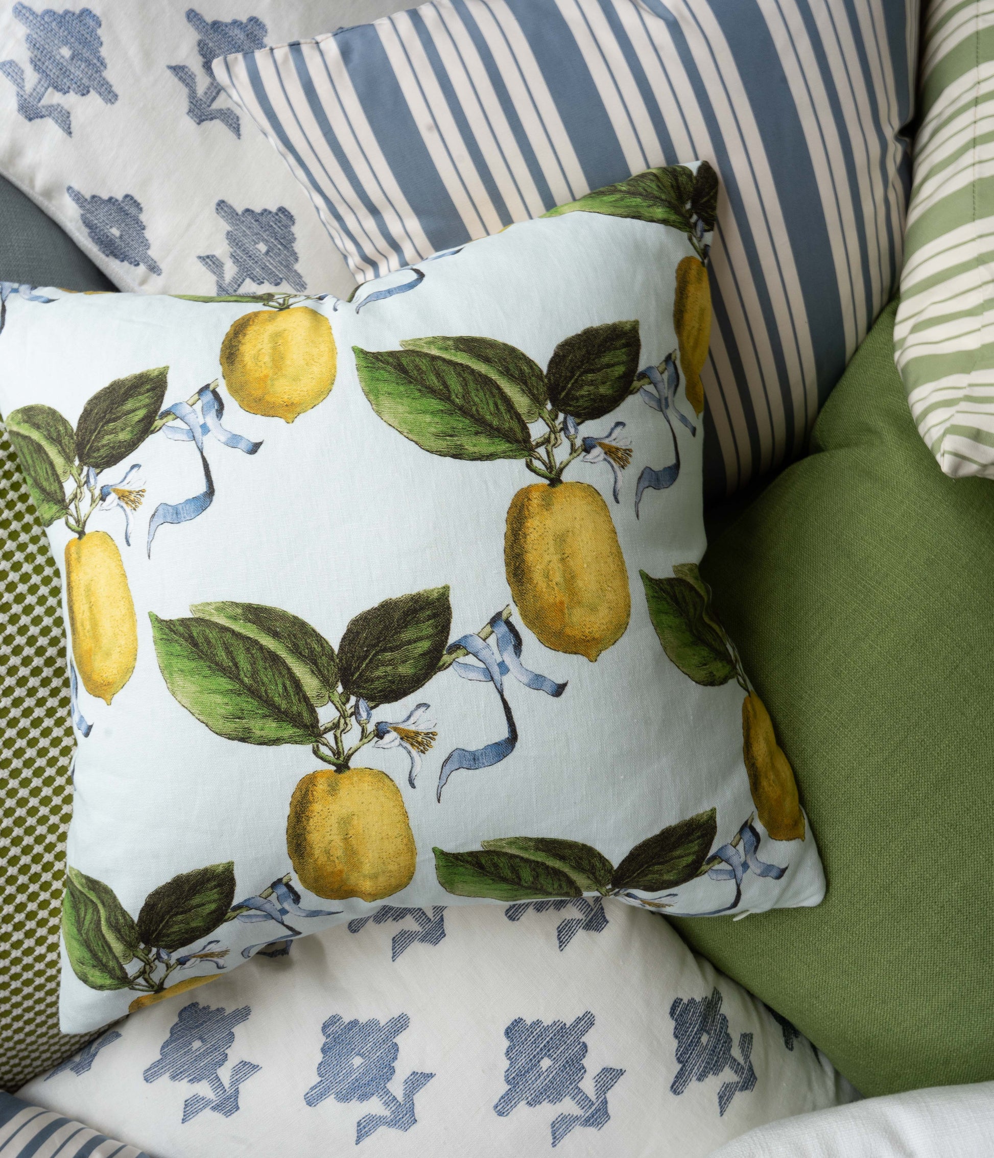 Rubia Pillow - Sky 20" Pillows 