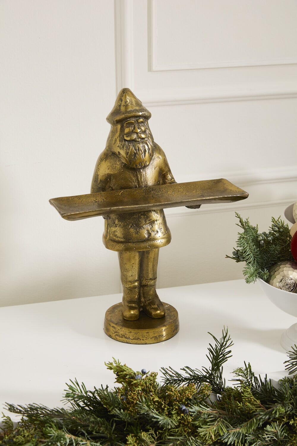 Saint Nick Dish Stand Objects & Accents 