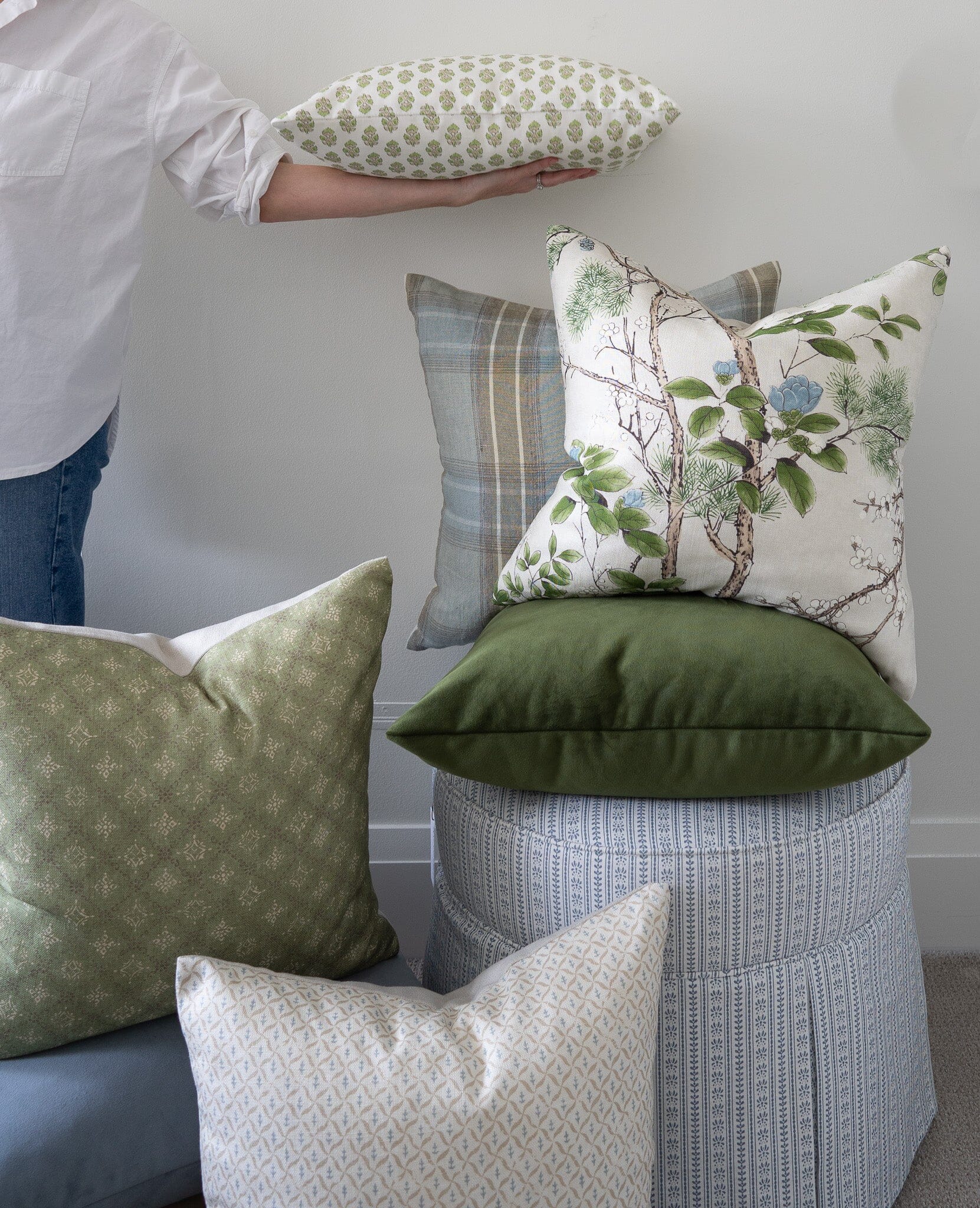 Velvet Pillow - Pine 22" Pillows 