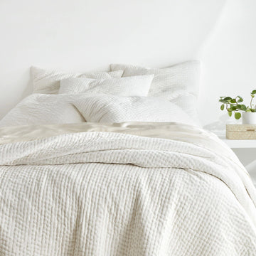 Viola Velvet Dove White Quilt Comforters, Quilts & Coverlets 