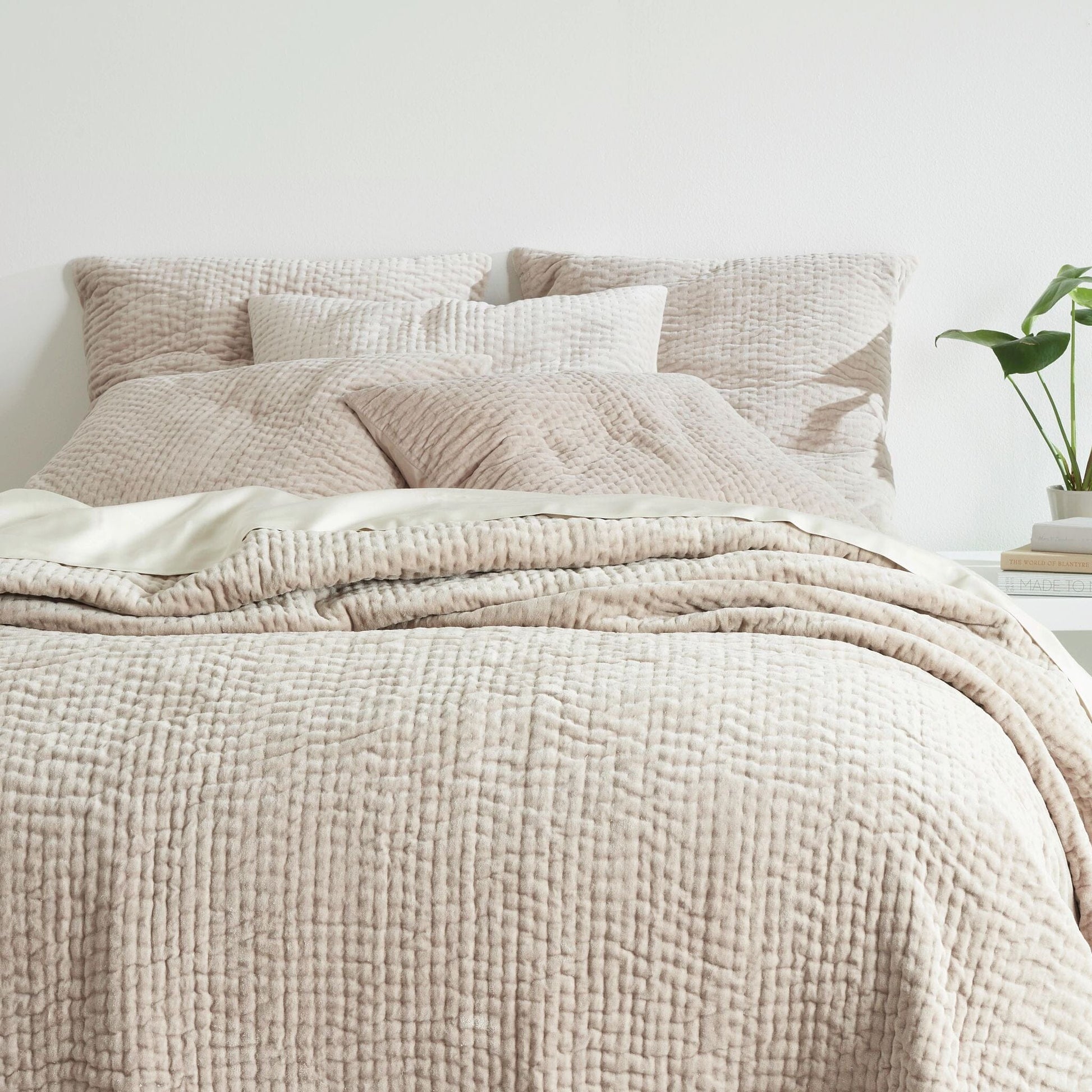 Viola Velvet Grey Quilt Comforters, Quilts & Coverlets 