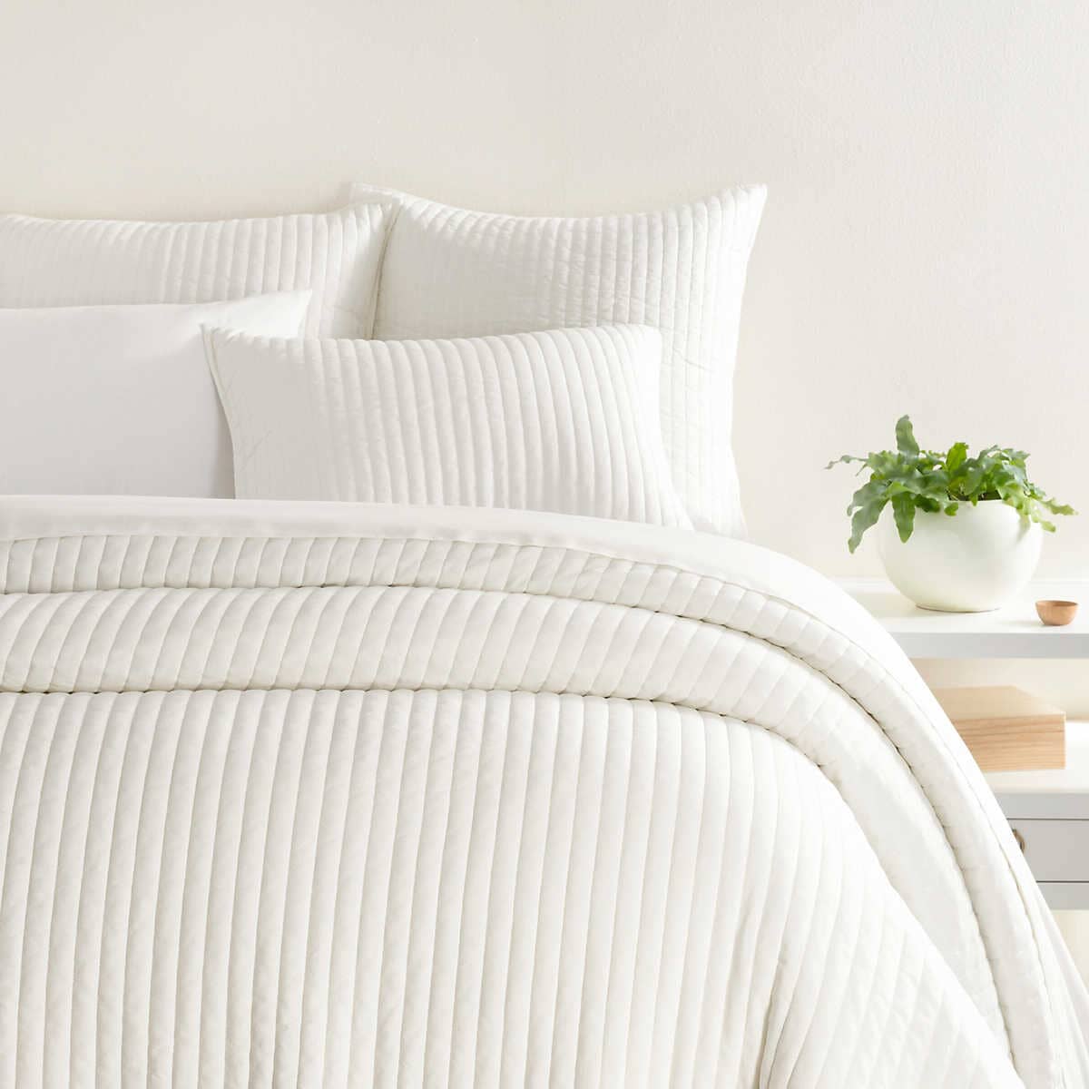 Cozy Cotton Ivory Quilt Comforters, Quilts & Coverlets 