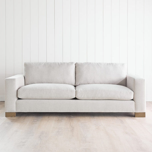 Henry Sofa. Front view. 