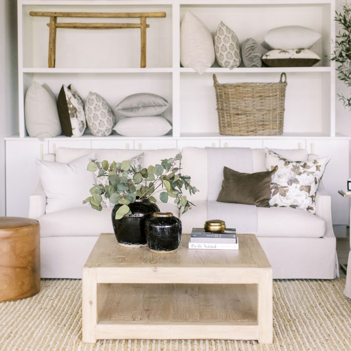 Royal Velvet Lumbar Pillow - Cocoa Pillows 