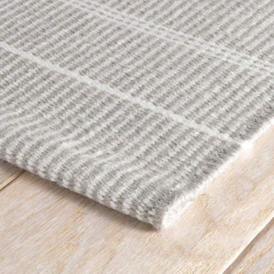 Samson Grey Indoor/Outdoor Rug corner detail. Close-up corner view. 