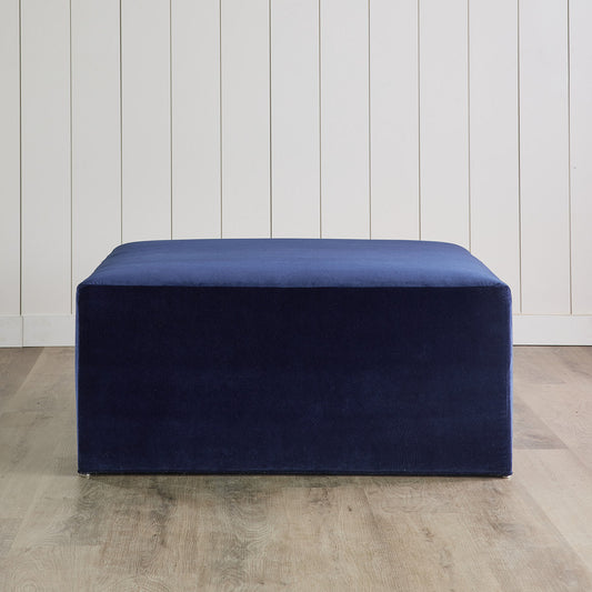 Thomas Block Ottoman. Front view. 